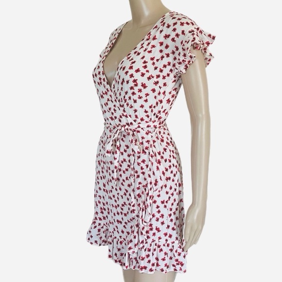 Billabong Like New Wrap and Roll White and Red Floral Mini Dress Size Small - Picture 9 of 10